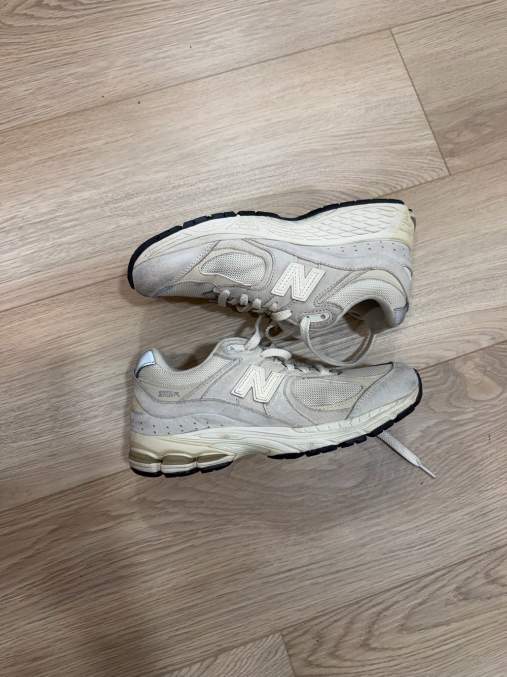 New Balance Women's 2002R Cream/Beige Sneaker